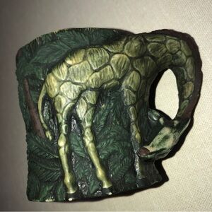 Vintage Pottery Coffee Mug Giraffe green tropical stamped on bottom‎ Diann 85’